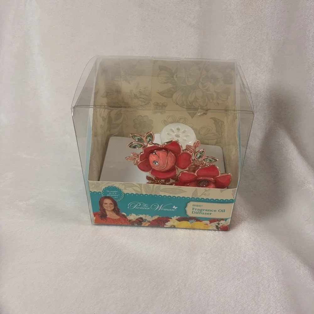 Pioneer Woman fragrance‎ oil Diffuser Only Red rose floral bouquet Soft Glow LED
